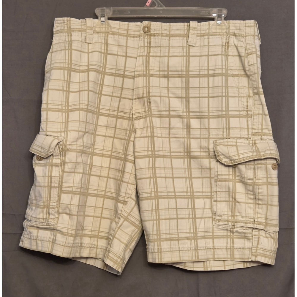 Izod Plaid Cargo Shorts Men's Size 36 White Green Button Pockets